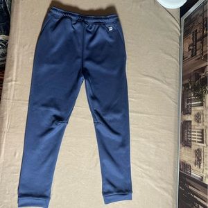 All in motion Kids Blue Jogger sweatpants S 6/7 I throw an extra t-shirt free.
